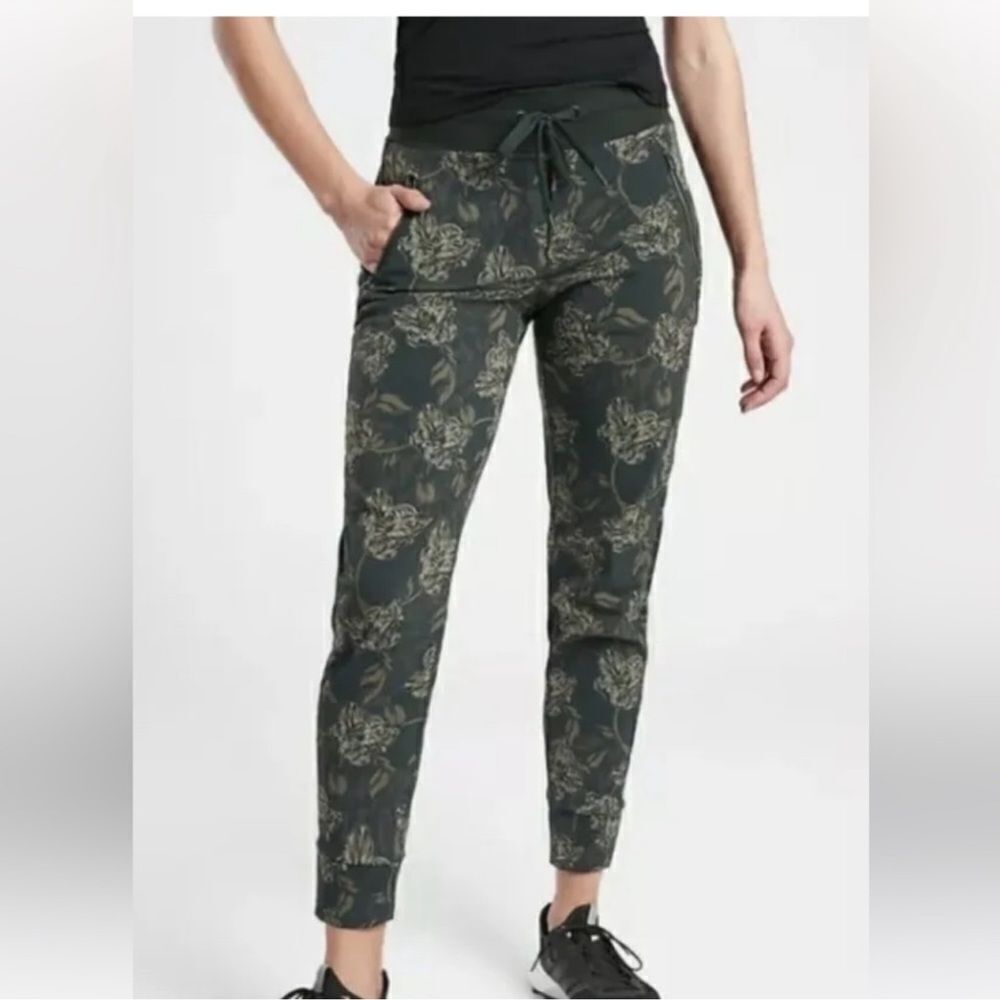 Athleta Trekkie North Printed Floral Green Jogger Pants 2